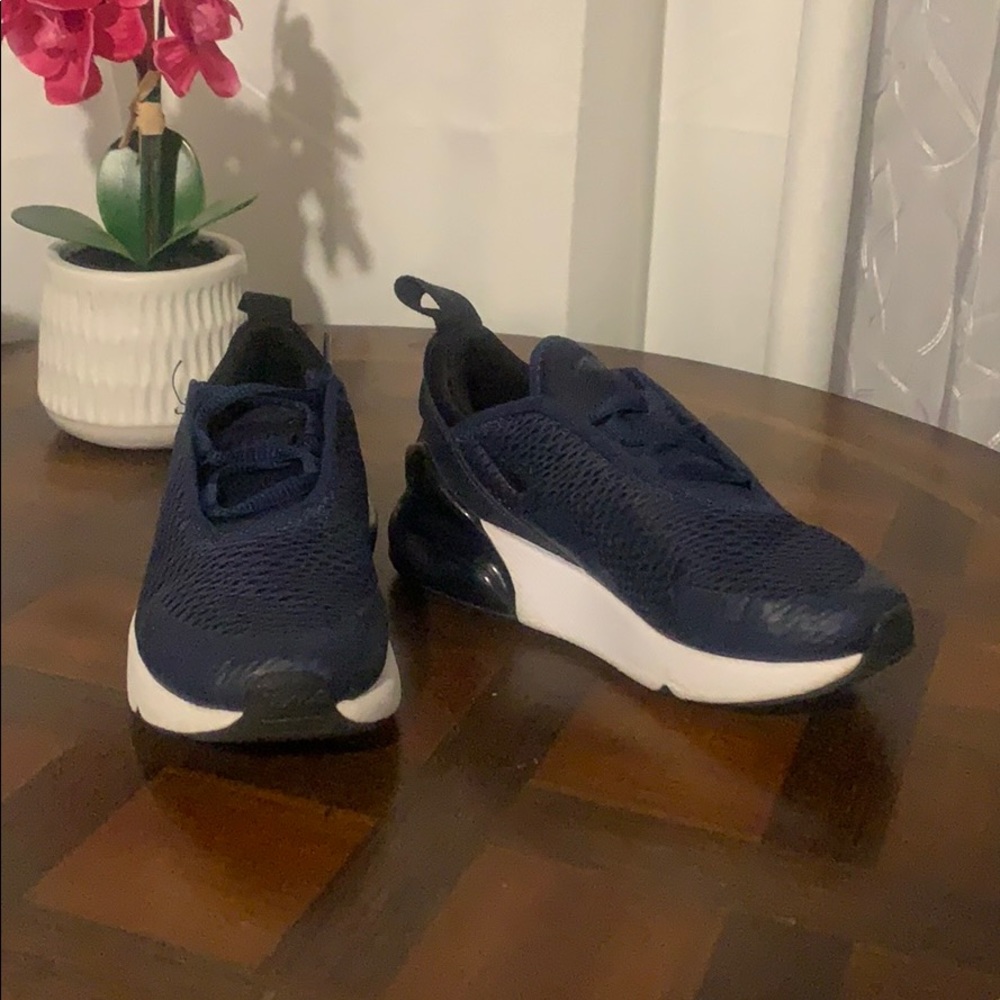 Nike toddler air 270